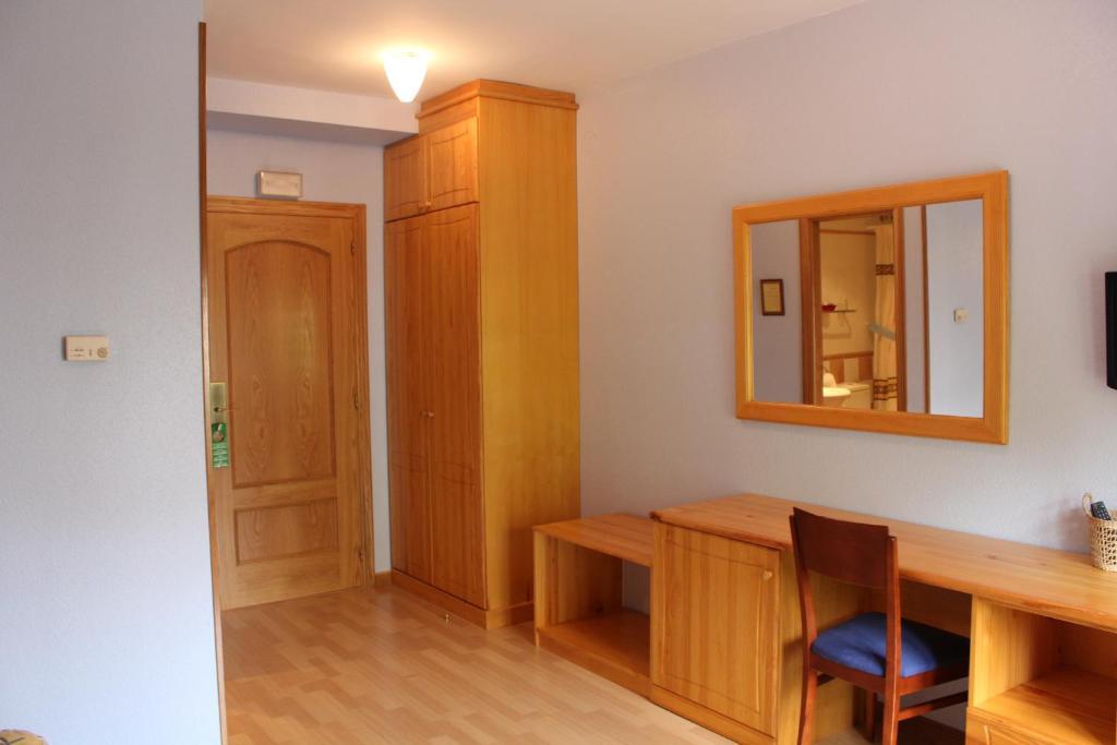 Casa Martin Hotel Poza de la Sal Room photo